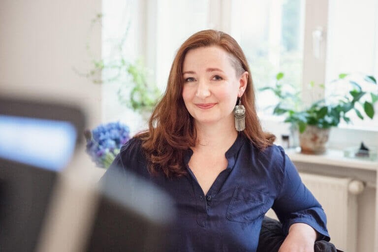 Sängerin Bernadette Kube gibt Gesangsunterricht in Berlin Mitte - SingaSong Be Happy